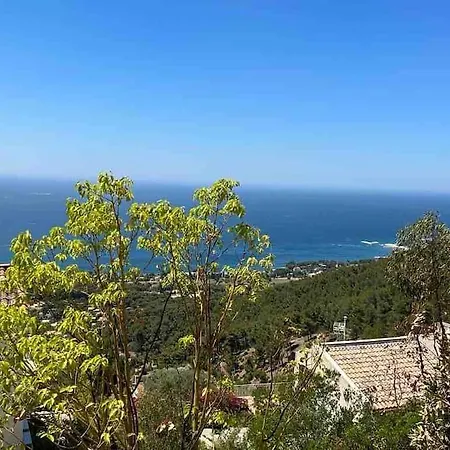 étoiles D'or: Seaside Luxury In