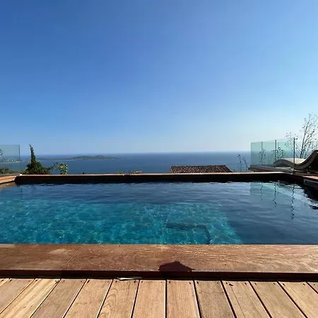 étoiles D'or: Seaside Luxury In * Carqueiranne