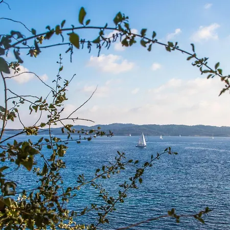 étoiles D'or: Seaside Luxury In Carqueiranne