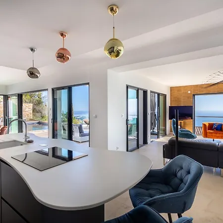 Villa étoiles D'or: Seaside Luxury In *