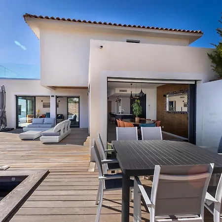 étoiles D'or: Seaside Luxury In Villa Carqueiranne