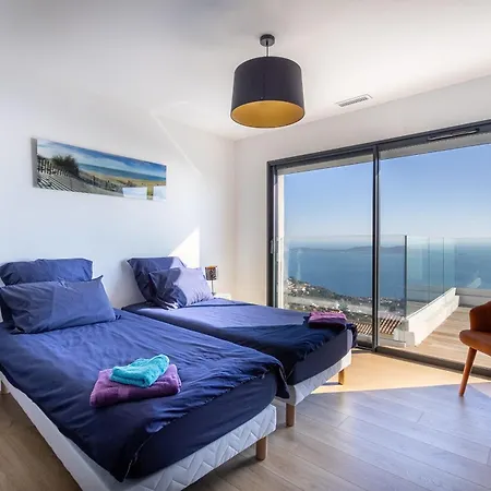 étoiles D'or: Seaside Luxury In Carqueiranne