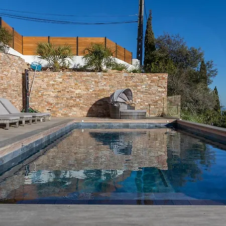 étoiles D'or: Seaside Luxury In Villa *